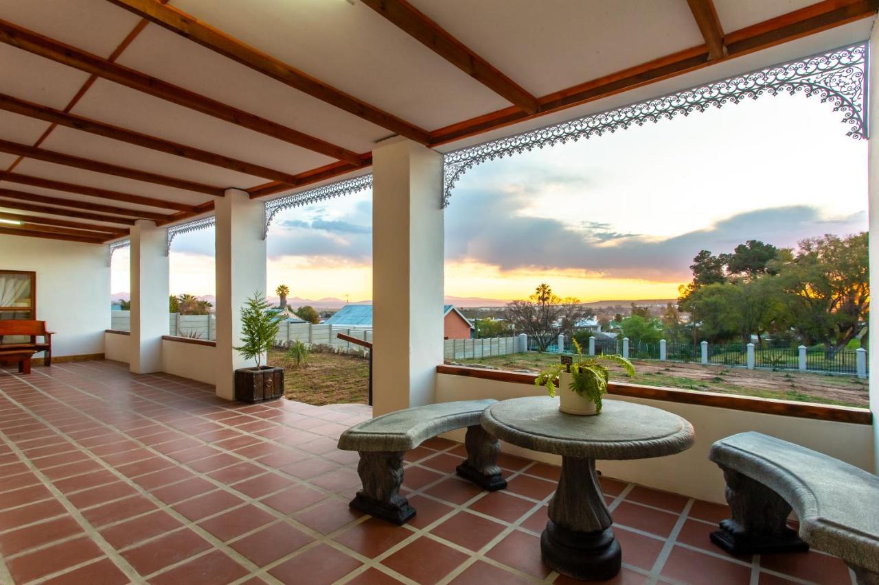 Ravenscliff White House Villa เอาท์สโฮร์น ภายนอก รูปภาพ
